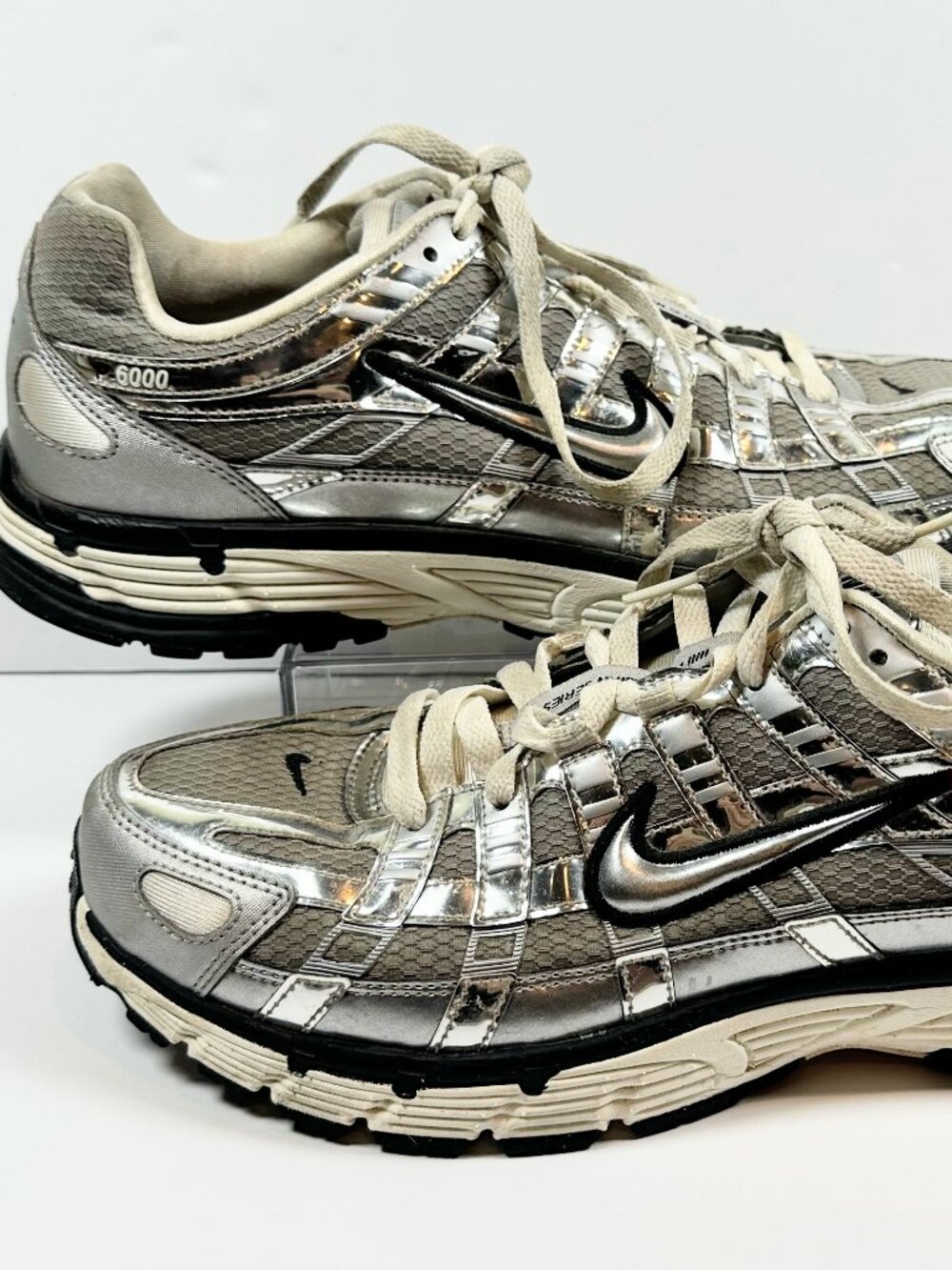 Nike P-6000 Men's Size 10.5 Low-Top Sneakers Metallic Silver Pre-Owned Athletic